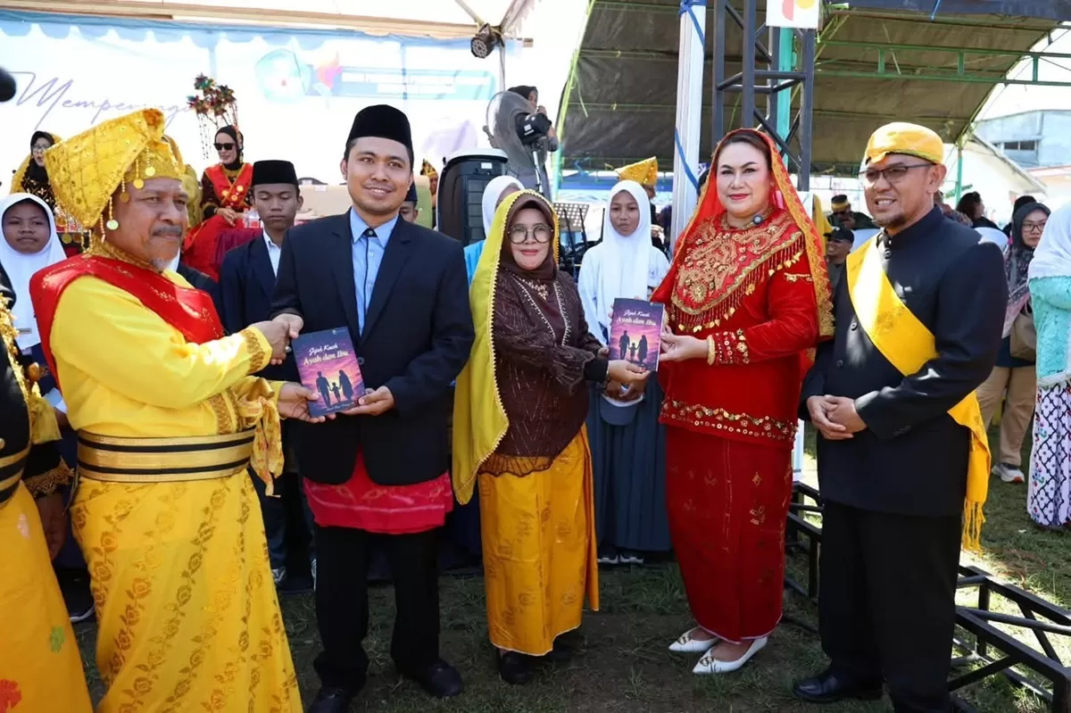 Siswa SDN 25 Banawa Sukses Terbitkan Buku Perdana Sebagai Perayaan Hardiknas 2026